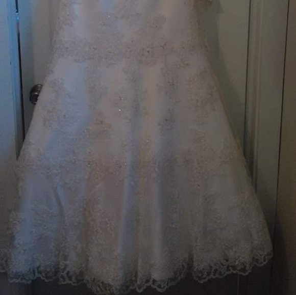 Oleg Cassini allover lace a-line halter ivory - Picture 6 of 8